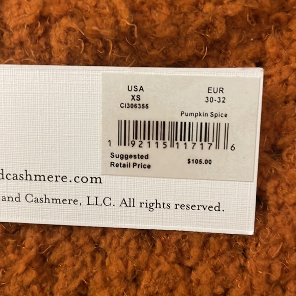 Cupcakes and cashmere sweater - Picture 4 of 4